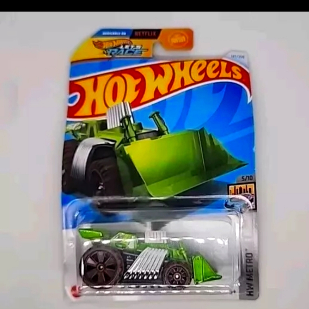 Hot Wheels Netflix Let's Race Speed Dozer - COMBINE POSTAGE